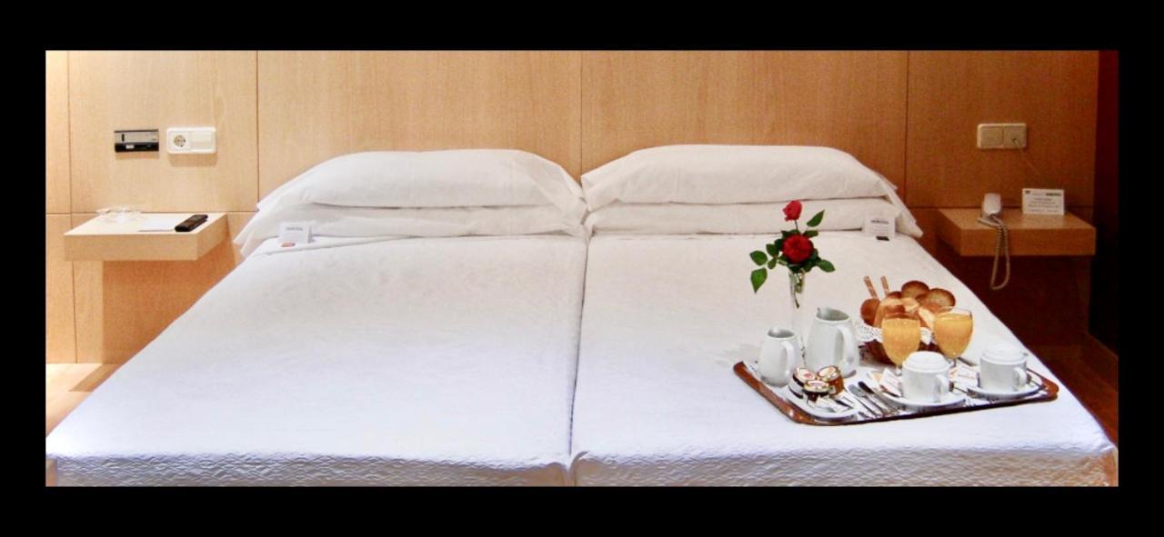 Hostal Navarra Pamplona Bagian luar foto