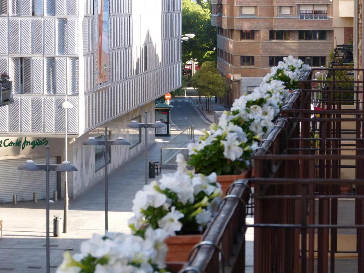 Hostal Navarra Pamplona Bagian luar foto