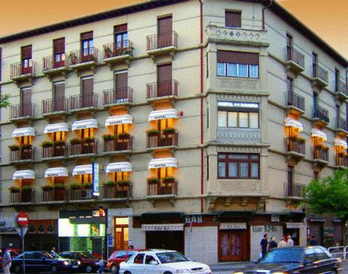 Hostal Navarra Pamplona Bagian luar foto