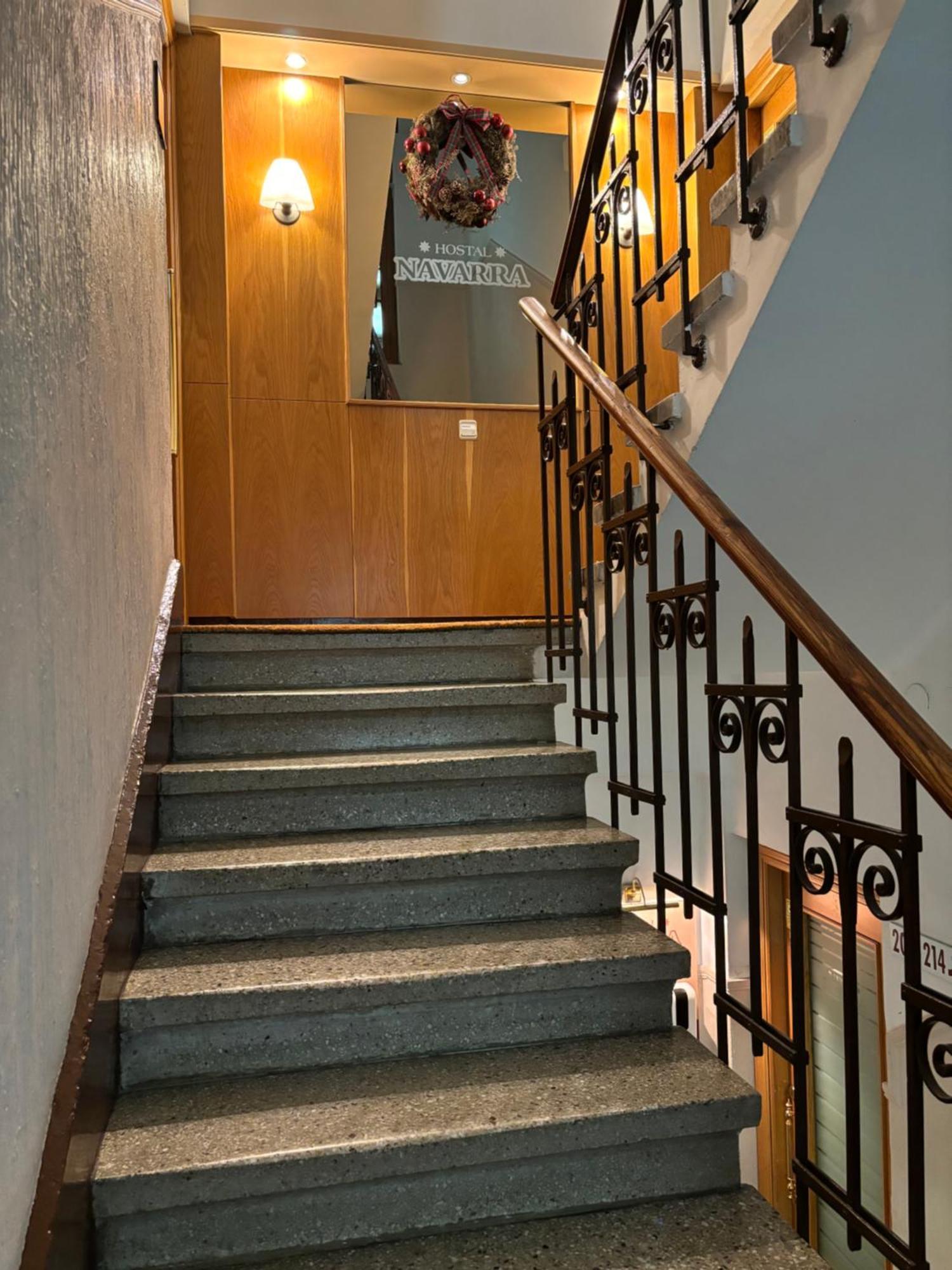 Hostal Navarra Pamplona Bagian luar foto