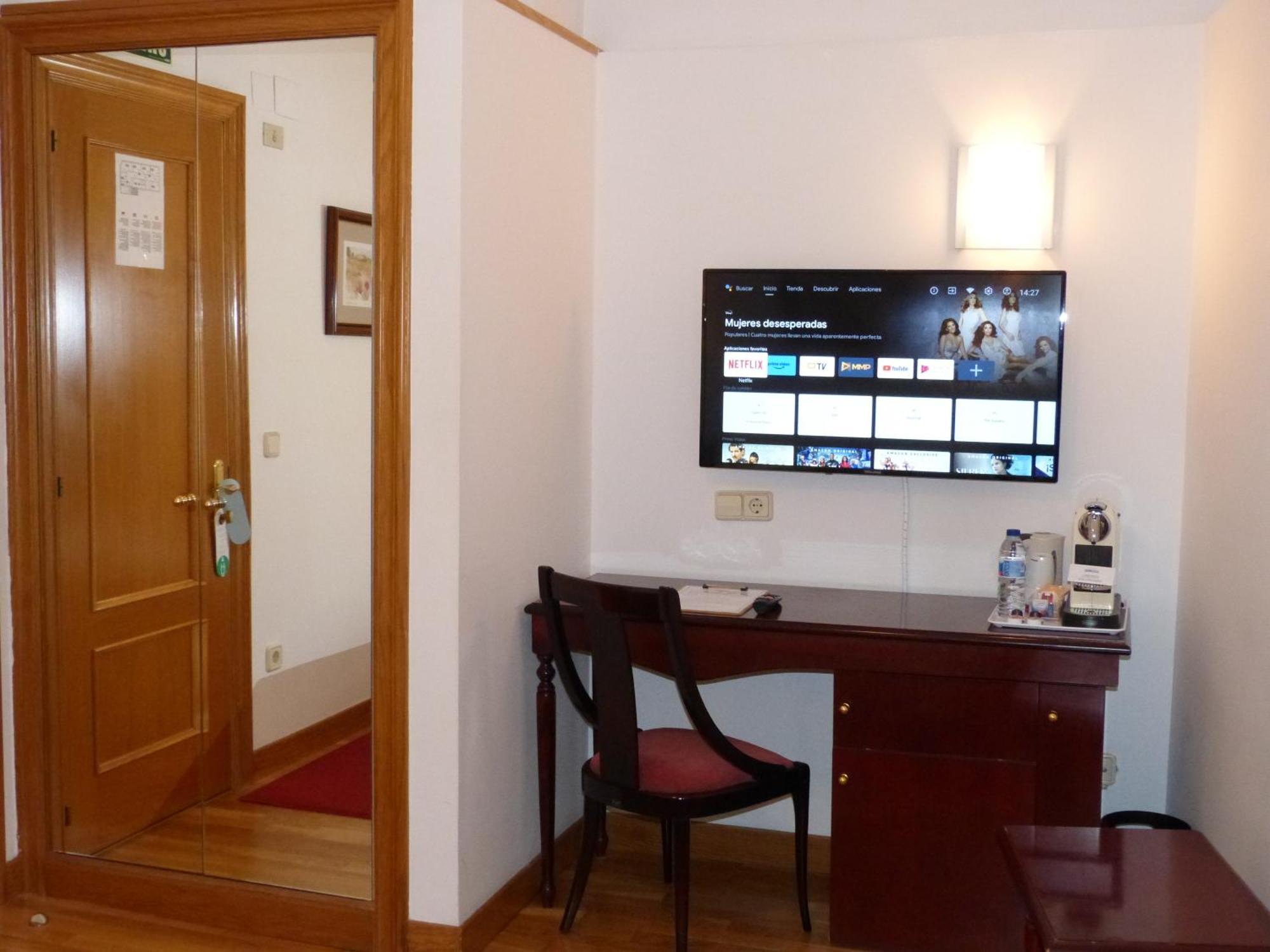 Hostal Navarra Pamplona Bagian luar foto