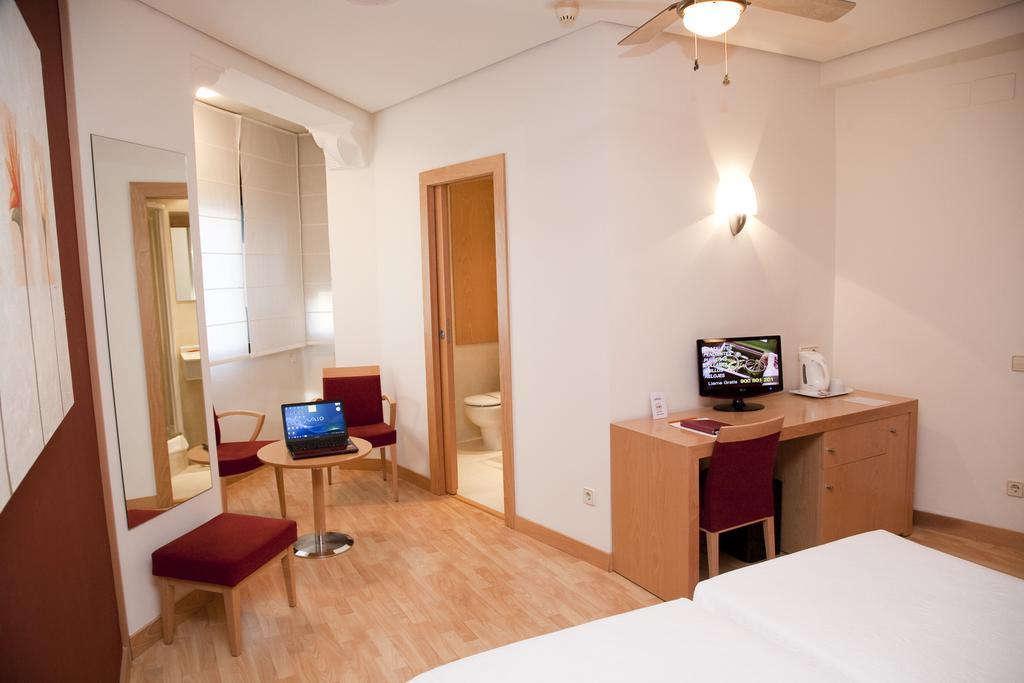 Hostal Navarra Pamplona Bagian luar foto