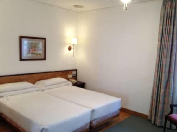 Hostal Navarra Pamplona Bagian luar foto