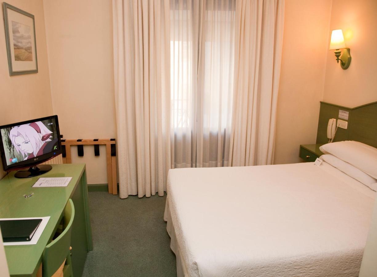Hostal Navarra Pamplona Bagian luar foto