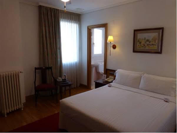Hostal Navarra Pamplona Bagian luar foto